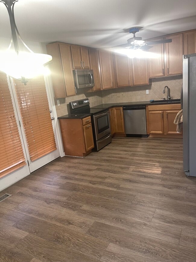 Photo - 1400 Harford Square Dr