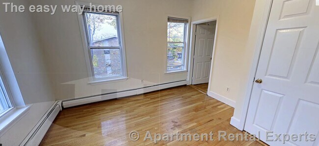 Photo - 38 Bond St Unit #2R