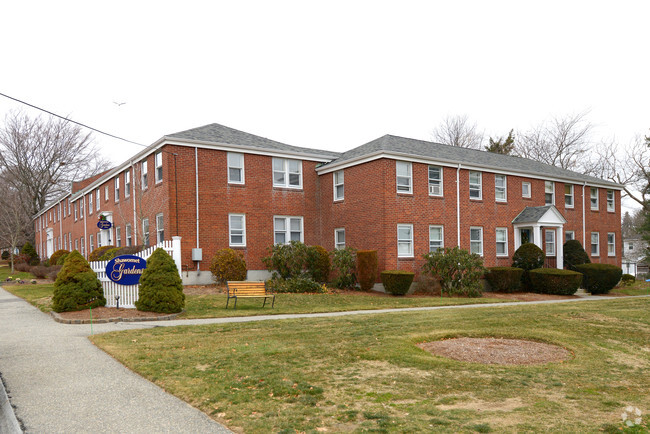 Shawomet Gardens - Shawomet Gardens Apartments