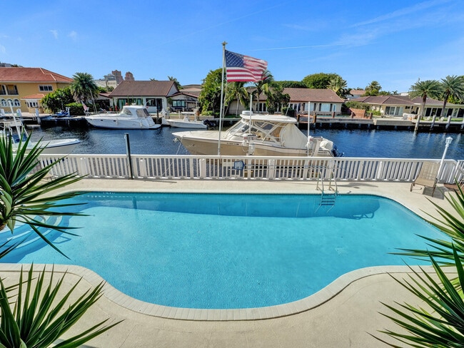 Building Photo - 2866 NE 30th St Unit 3