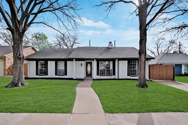 Building Photo - 323 Gentilly Dr