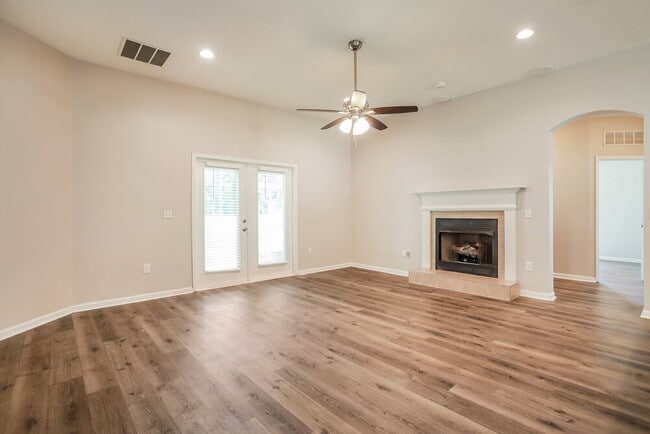 Photo - 3146 Wandering Oaks Dr