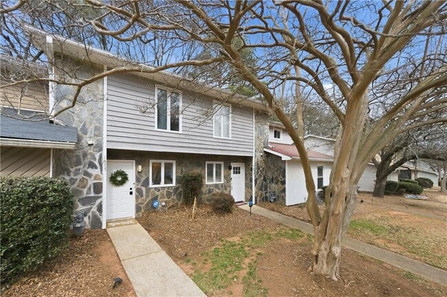 Building Photo - 1677 Wynndowne Trail