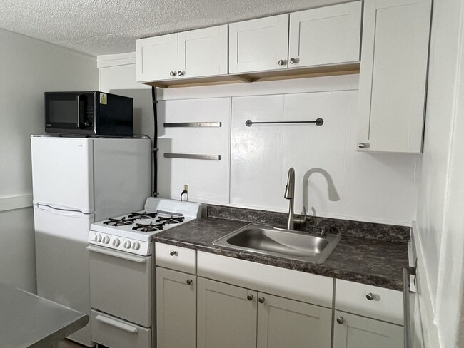 Photo - 1 bed 1 bath near UF law school