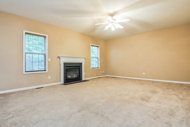 Photo - 136 Roan Dr