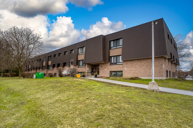 Photo - Briceland Apartments