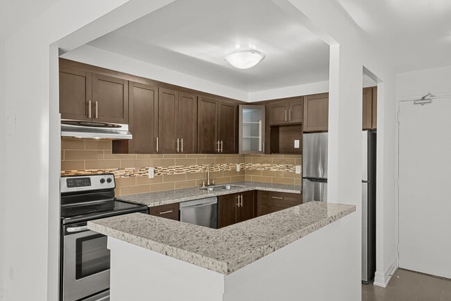 Photo - Four Thousand Yonge Street