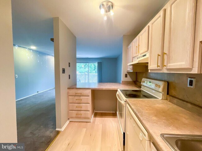 Photo - 46 Township Line Rd Unidad 209