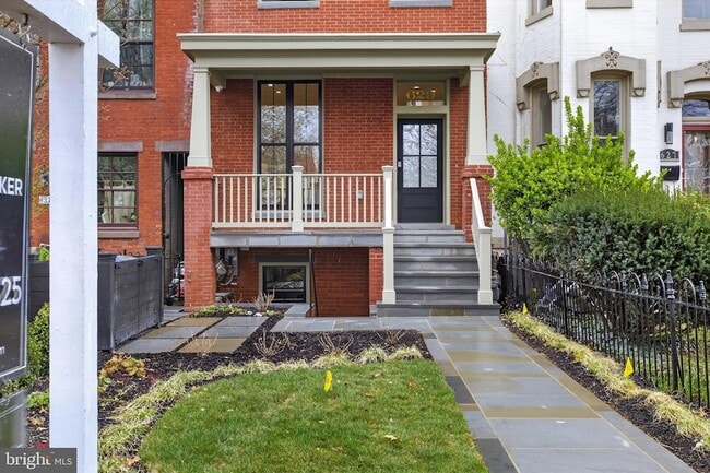 Photo - 629 South Carolina Ave SE