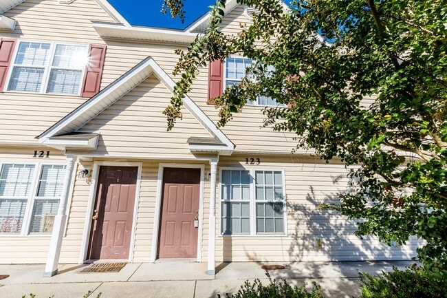 Photo - MOVE IN READY!!