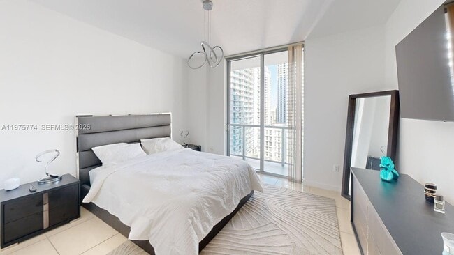 Photo - 79 SW 12th St Unidad 2206-S