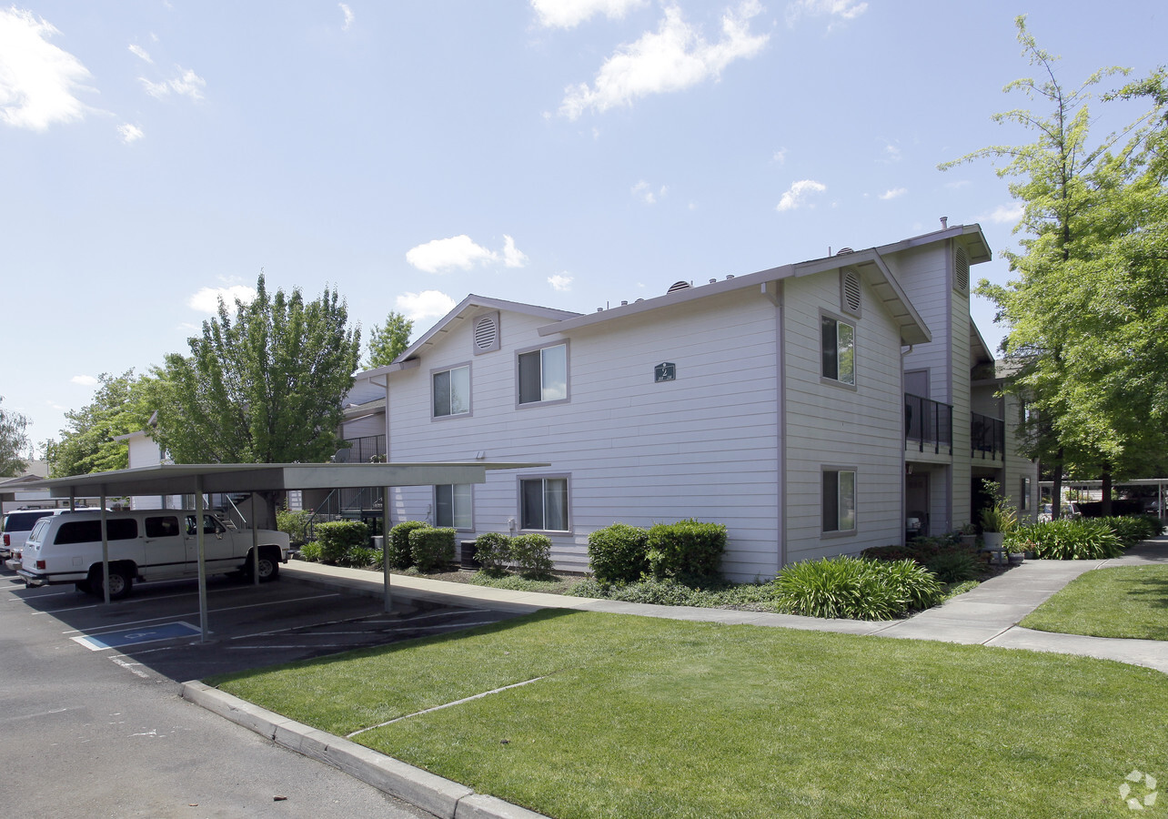 The Crossing at North Loop - The Crossing at North Loop Apartments