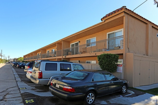 Clairemont Arms - Clairemont Arms