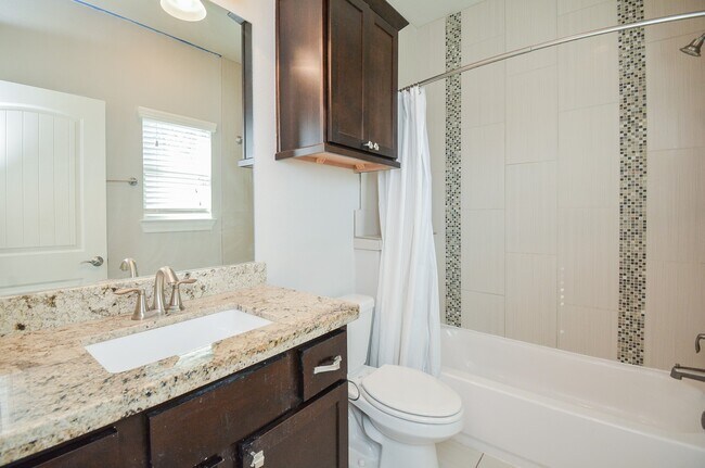 Photo - 1610 Parker St