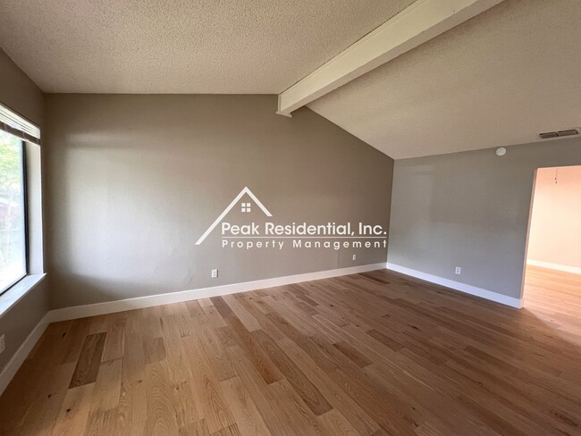 Photo - Nice Sacramento 2bd/1ba Halfplex!