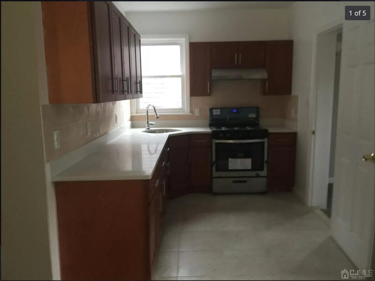 Photo - 423 Augustine Pl