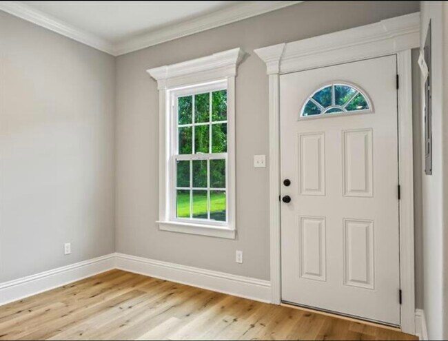 Photo - 10 Old Courthouse Way