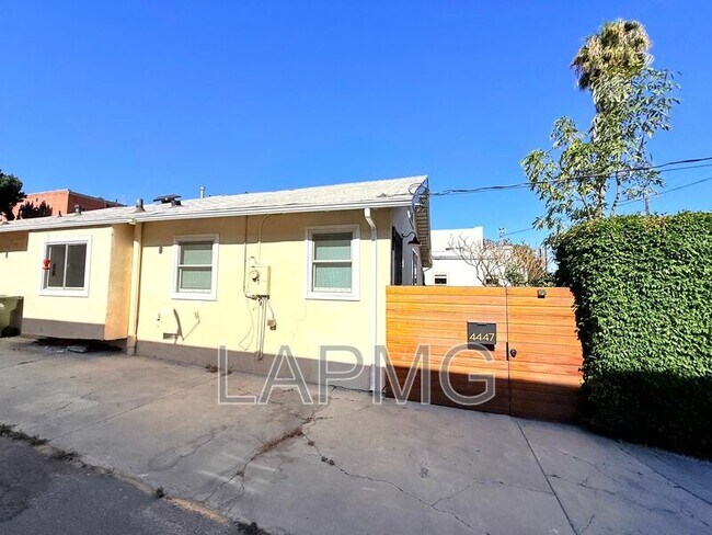 Photo - 4447 Lockwood Ave