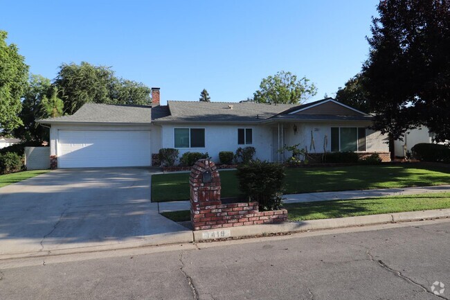 Building Photo - 1419 W Pinedale Ave Rental
