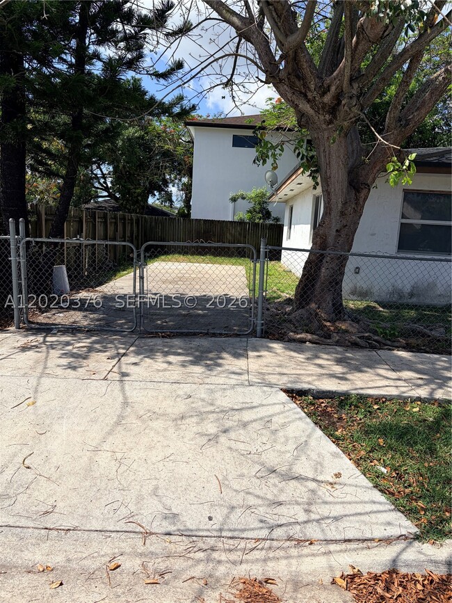 Photo - 1329 NW 6th Ave Unit A