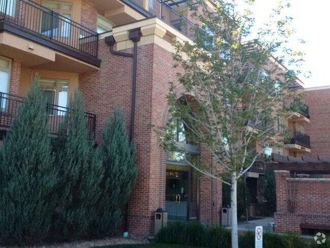 Building Photo - 2700 E Cherry Creek S Dr Unit apt 113