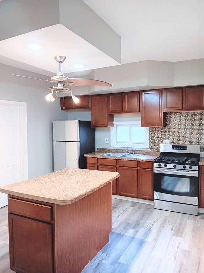Building Photo - 3823 Alder St Unit 3823 Alder Street 1F Rental