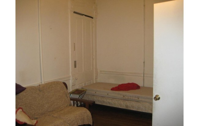 Photo - 185 E Maxwell St