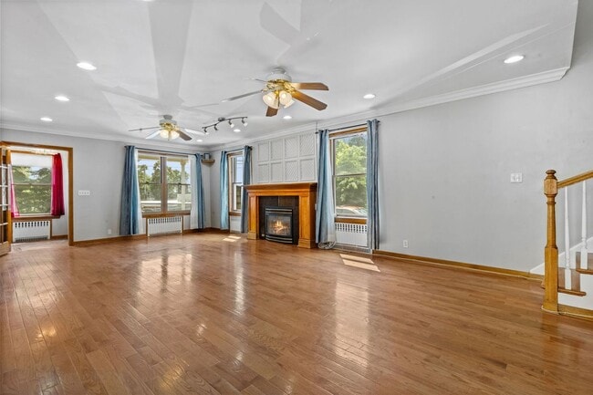 Building Photo - 74 Myrtle St Rental