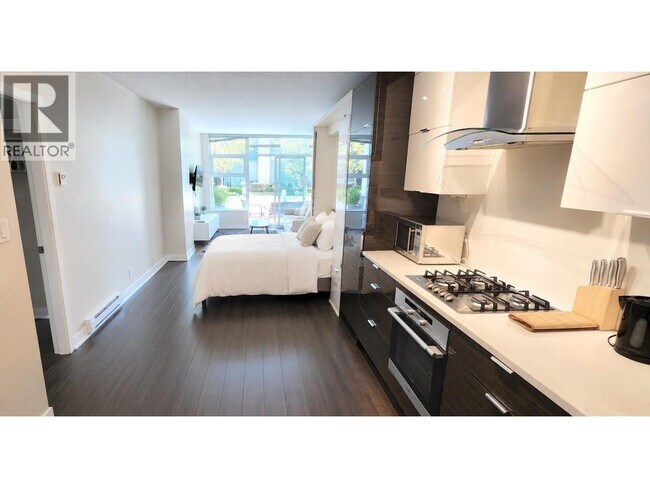 1777 W 7th Ave Unit 105