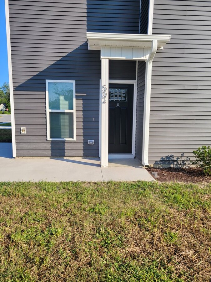 3 Bedroom, 3 Bath Duplex Minutes from ECU ... - 3 Bedroom, 3 Bath Duplex Minutes from ECU ... Townhome