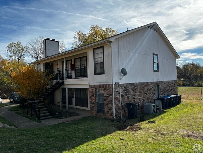 Building Photo - 4900 Brianhill Dr Unit Apt D