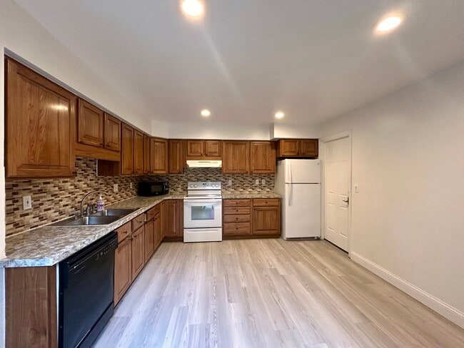 Photo - 3069 Lindenwood Dr