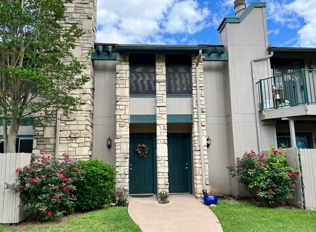 Woodwillow Townhomes and Duplexes