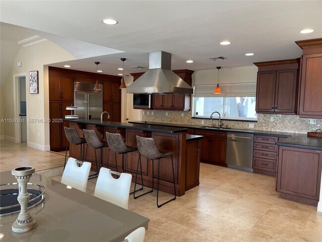 Photo - 1008 Orange Isle