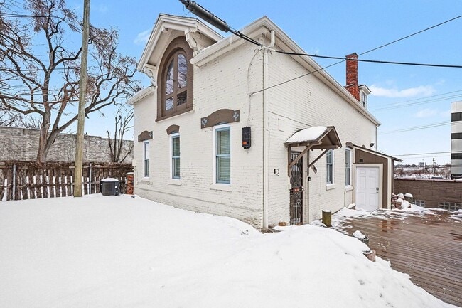 Building Photo - 1391 Woodbridge St