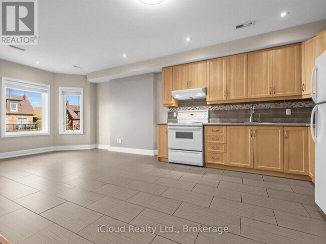 Photo - 1226 Lansdowne Ave