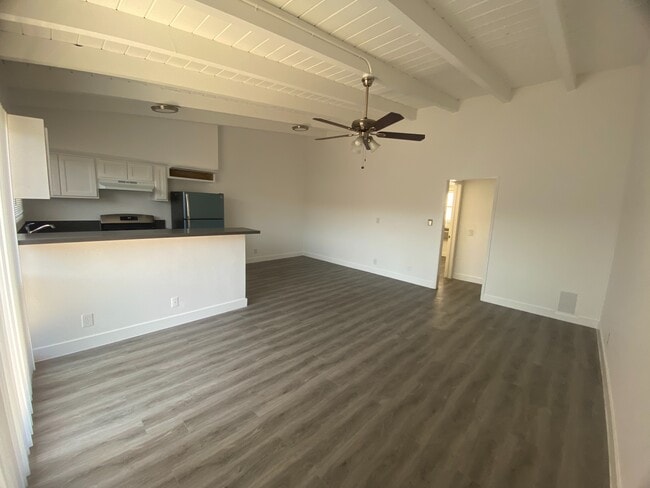 Photo - 10475 National Blvd