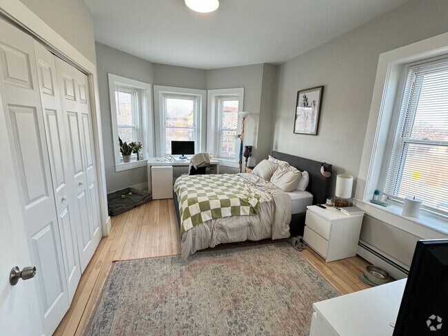 Building Photo - Brand New Spotless Luxury Building! Ht and... Rental