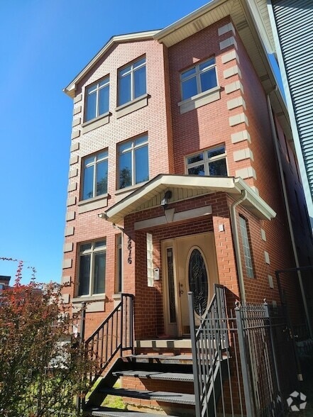 Building Photo - 2416 N Greenview Ave Unit 3 Rental