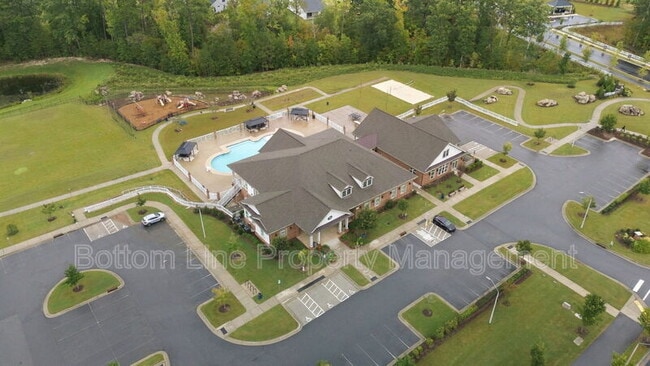 5000 Arkose Dr