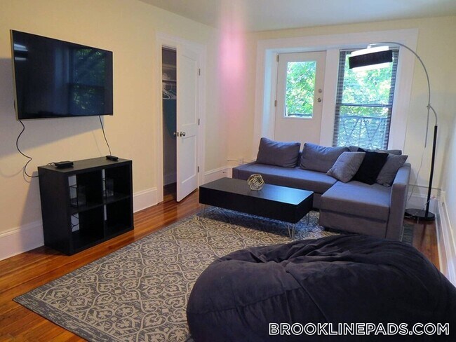 Photo - 1463 Beacon St Unidad 4