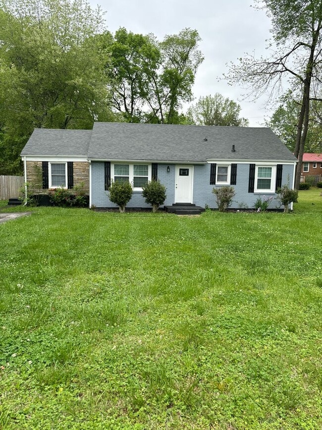 Photo - 135 N Meadow Dr