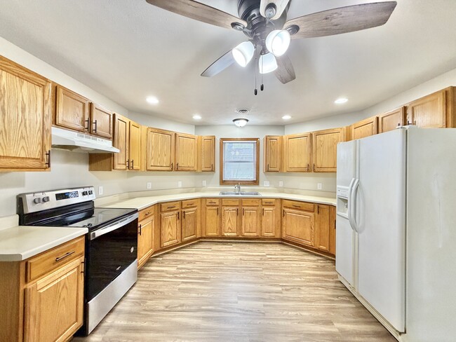 Photo - 167 S Jackson St