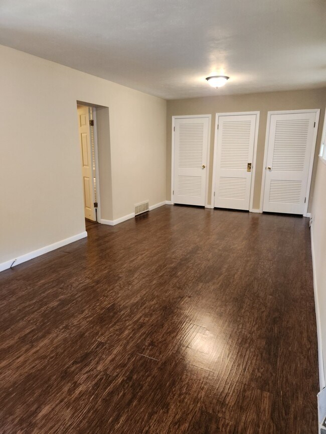 Photo - 303 Themis St Unidad Themis St.  A