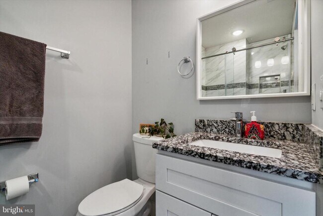 Photo - 818 N 16th St Unit 2