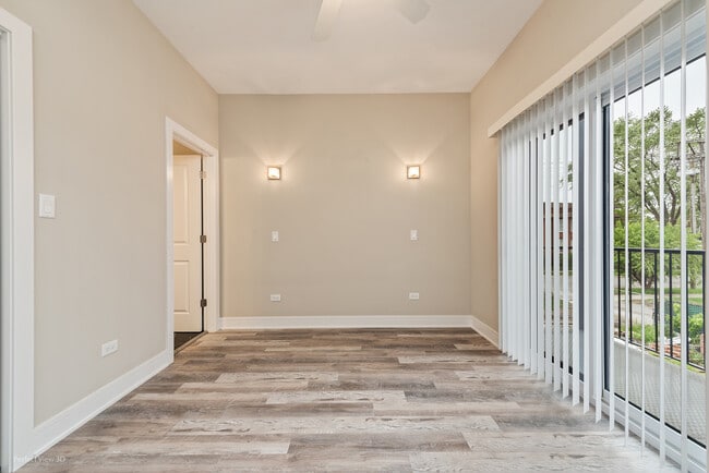 Photo - 6530 S Maryland Ave Unit 2