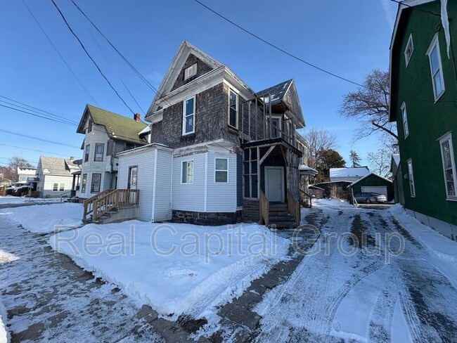 Building Photo - 340 N Main St Unit 1