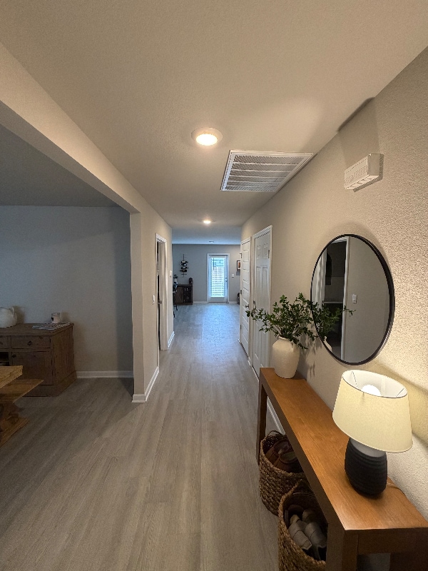 Photo - 24570 Broken Sound LP