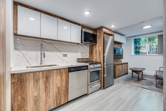 Photo - 1168 Pendrell St Unit 105