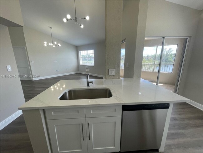 Photo - 2850 N Oakland Forest Dr Unidad 305